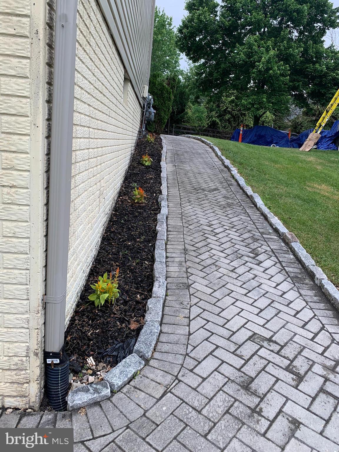 CLARKS GLEN - Residential Lease