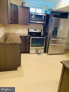 CLARKS GLEN - Residential Lease