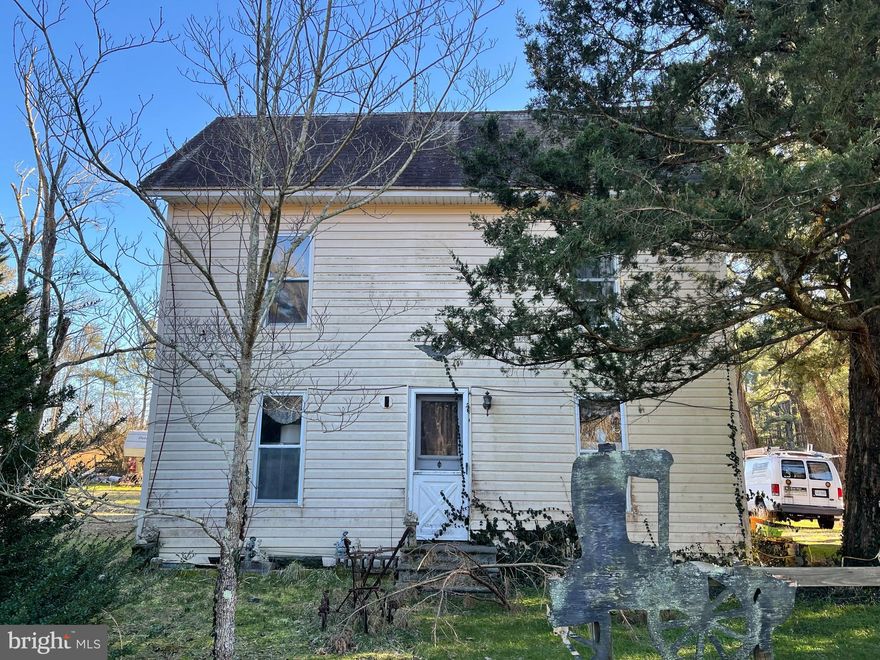 NO MORE SHOWINGS UNTIL FURTHER NOTICE!!

House and property being sold As-Is.

5.84 acres of land.