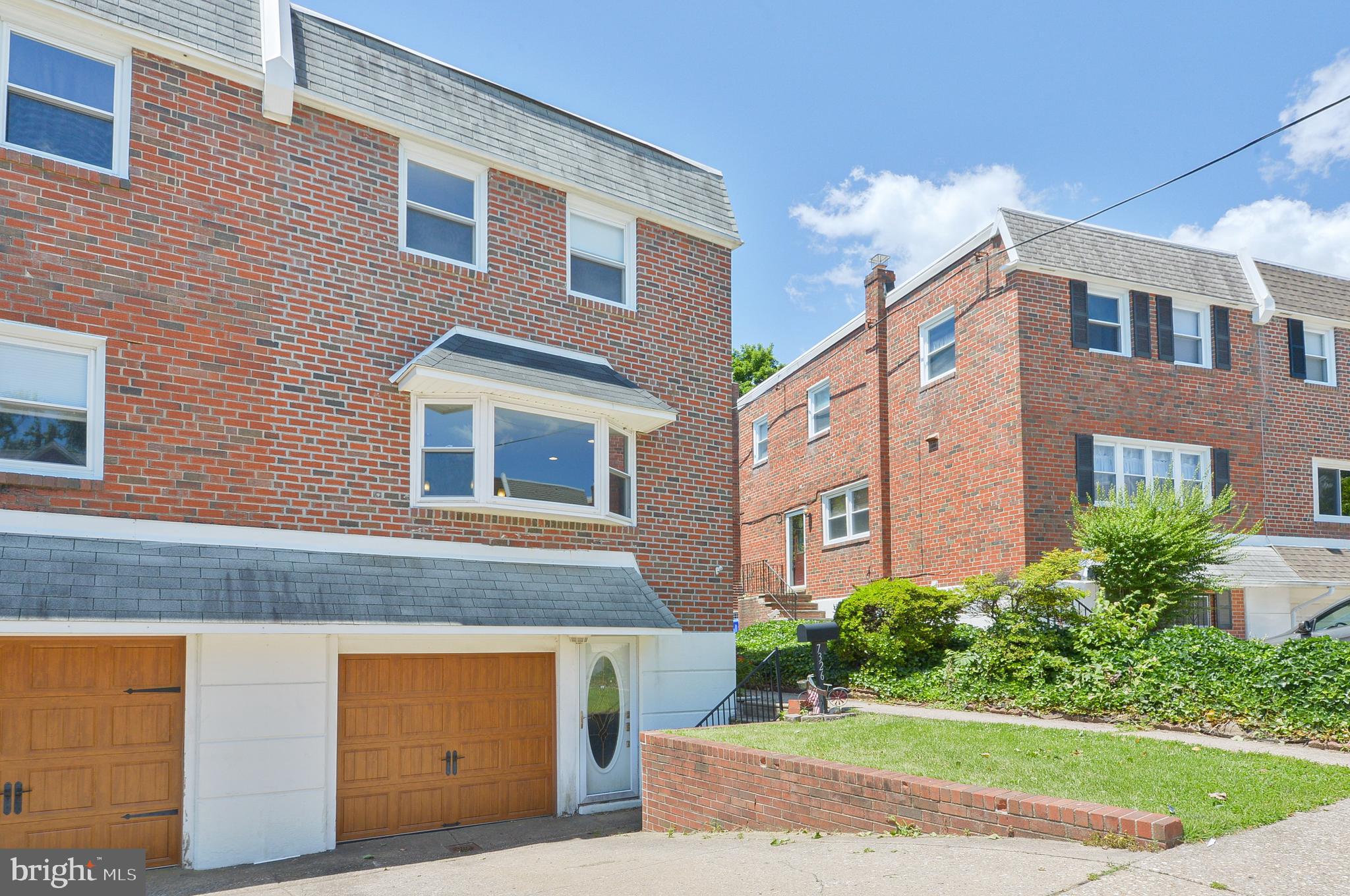 ROXBOROUGH - Residential