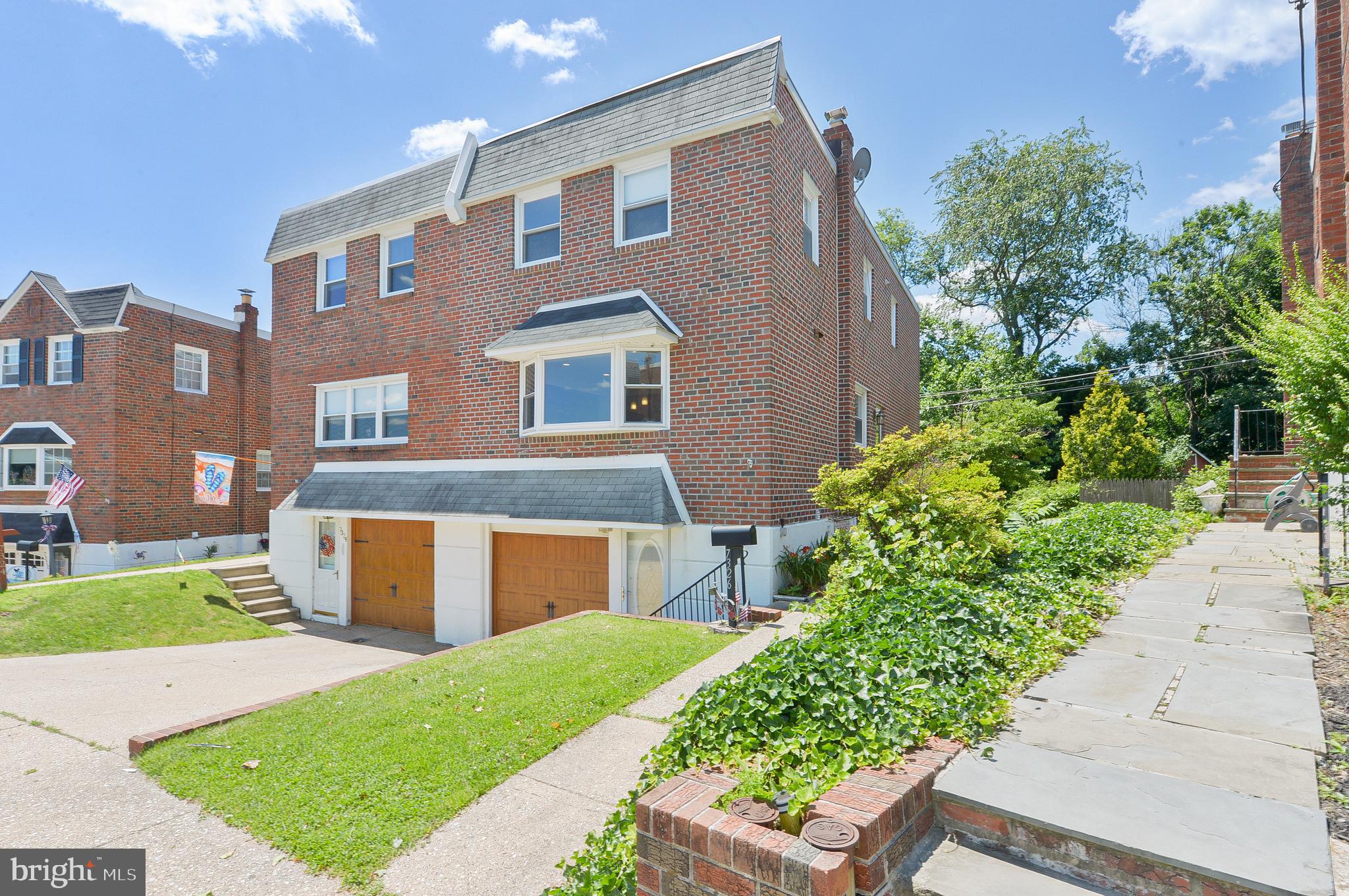 ROXBOROUGH - Residential