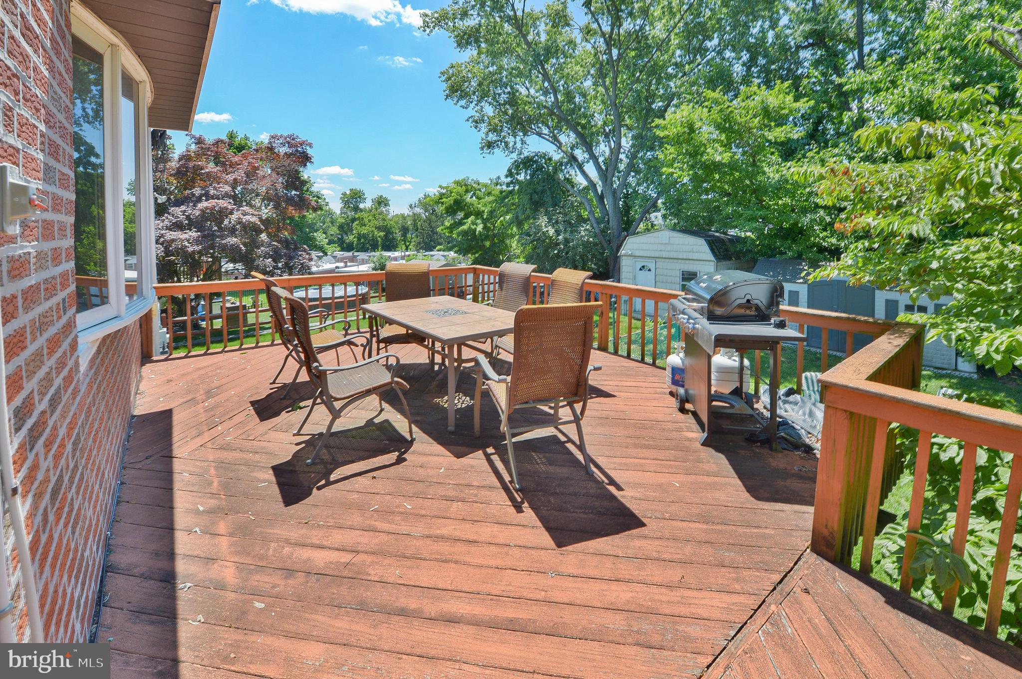 ROXBOROUGH - Residential