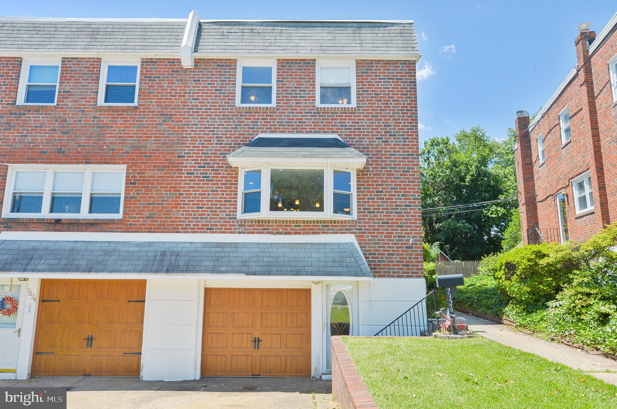 ROXBOROUGH - Residential