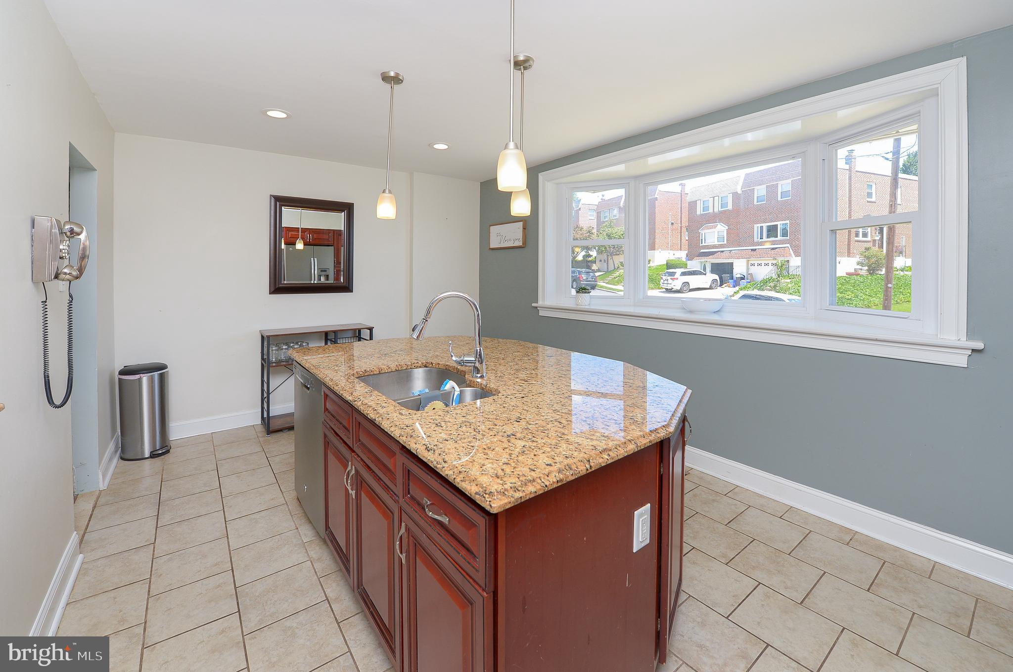 ROXBOROUGH - Residential