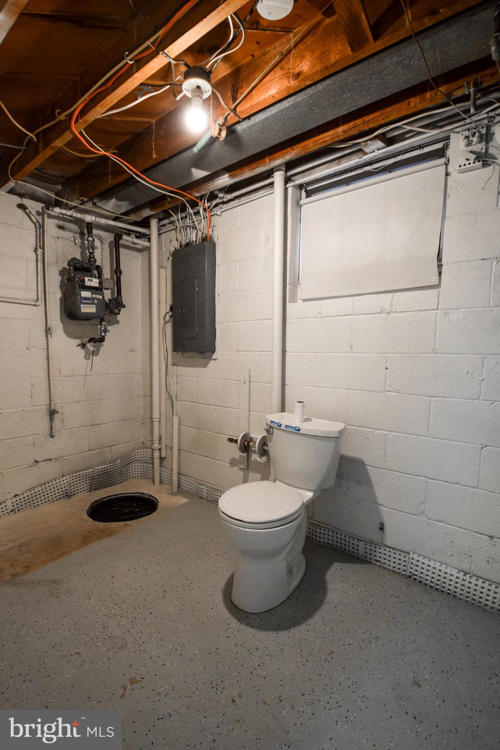 ROSELAND HEIGHTS - Residential Lease