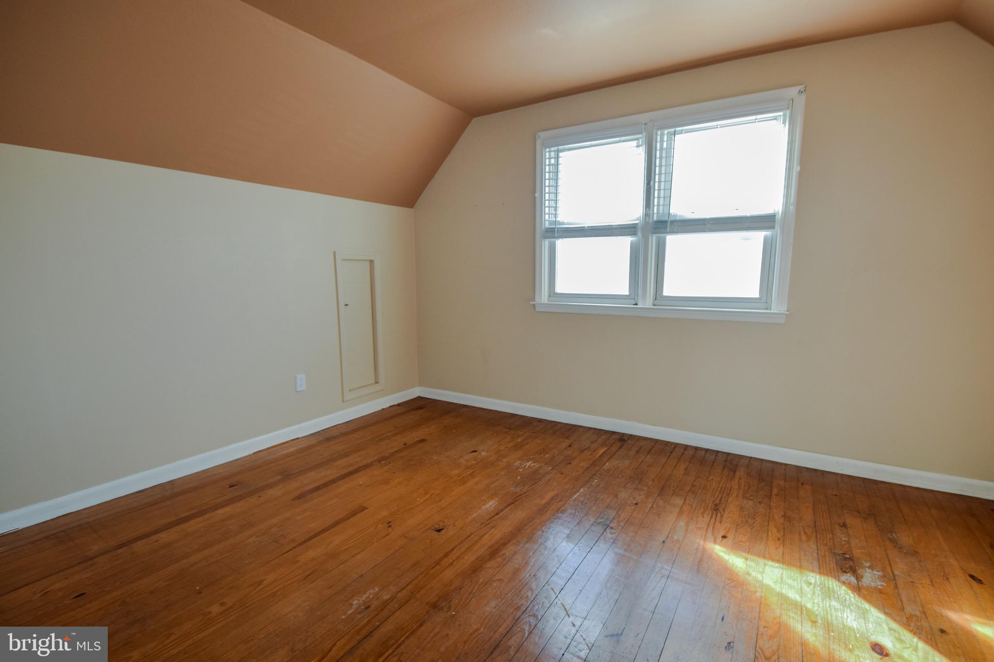 ROSELAND HEIGHTS - Residential Lease