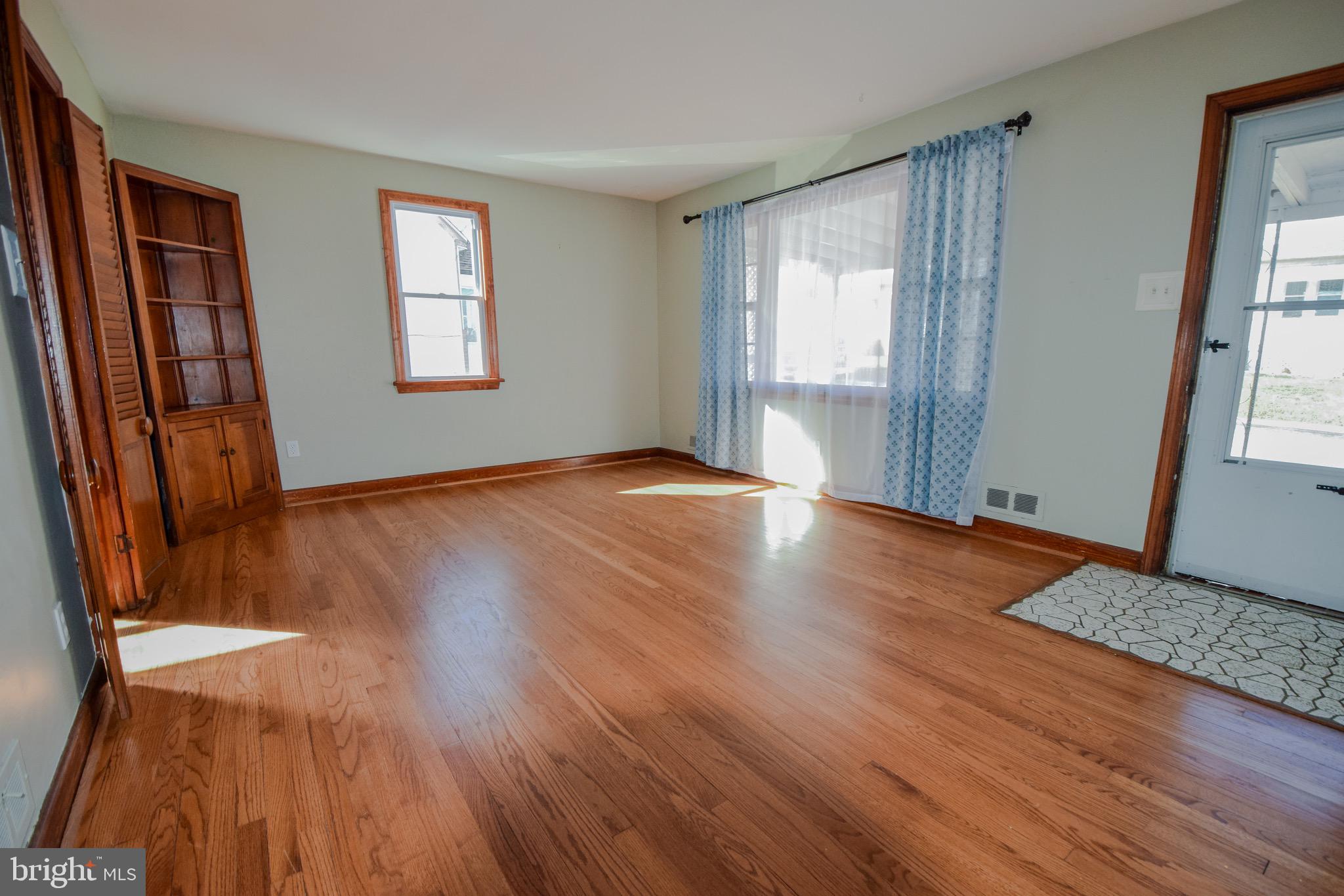 ROSELAND HEIGHTS - Residential Lease