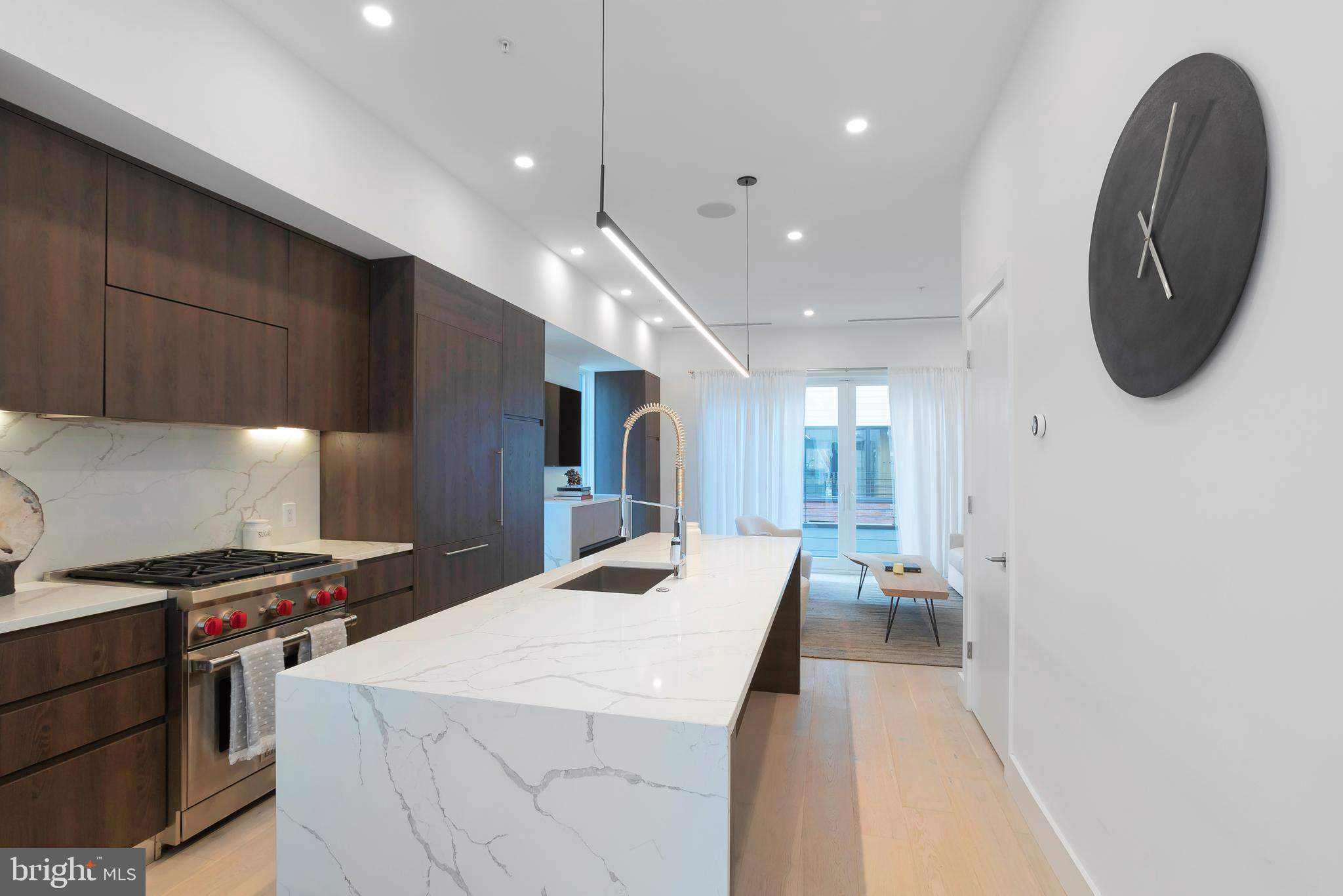 LOGAN SQUARE - Residential