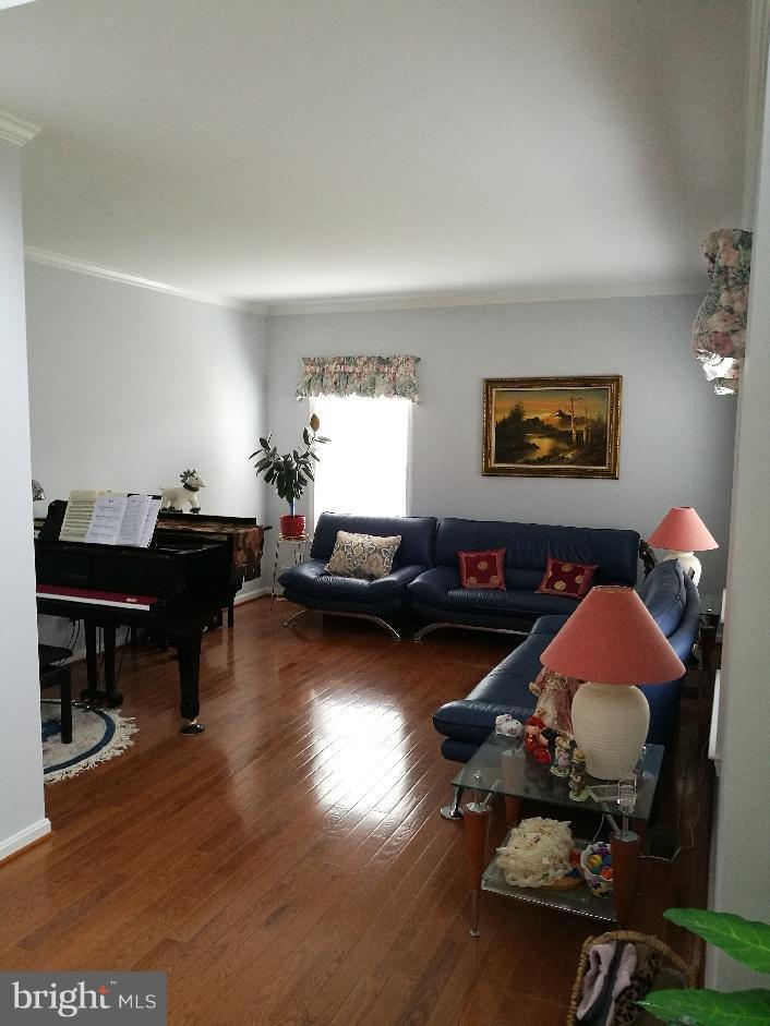 POLO FIELDS - Residential