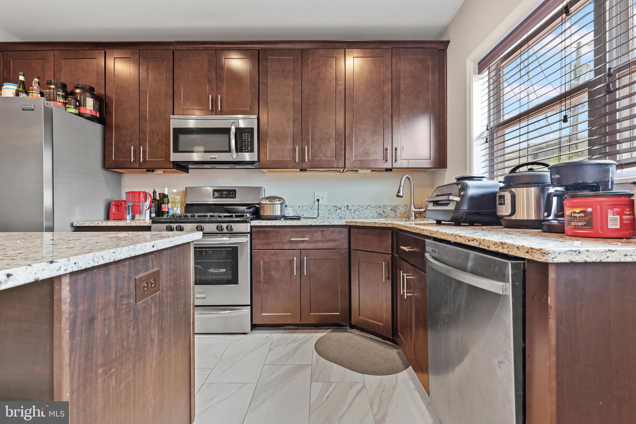 EAGER PARK TOWNHOMES - Residential Lease