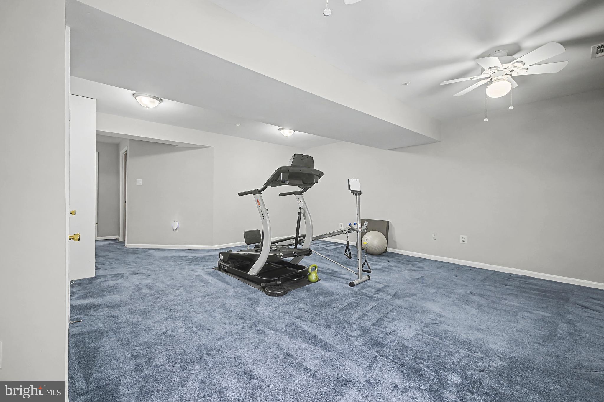 LONDON WOODS - Residential