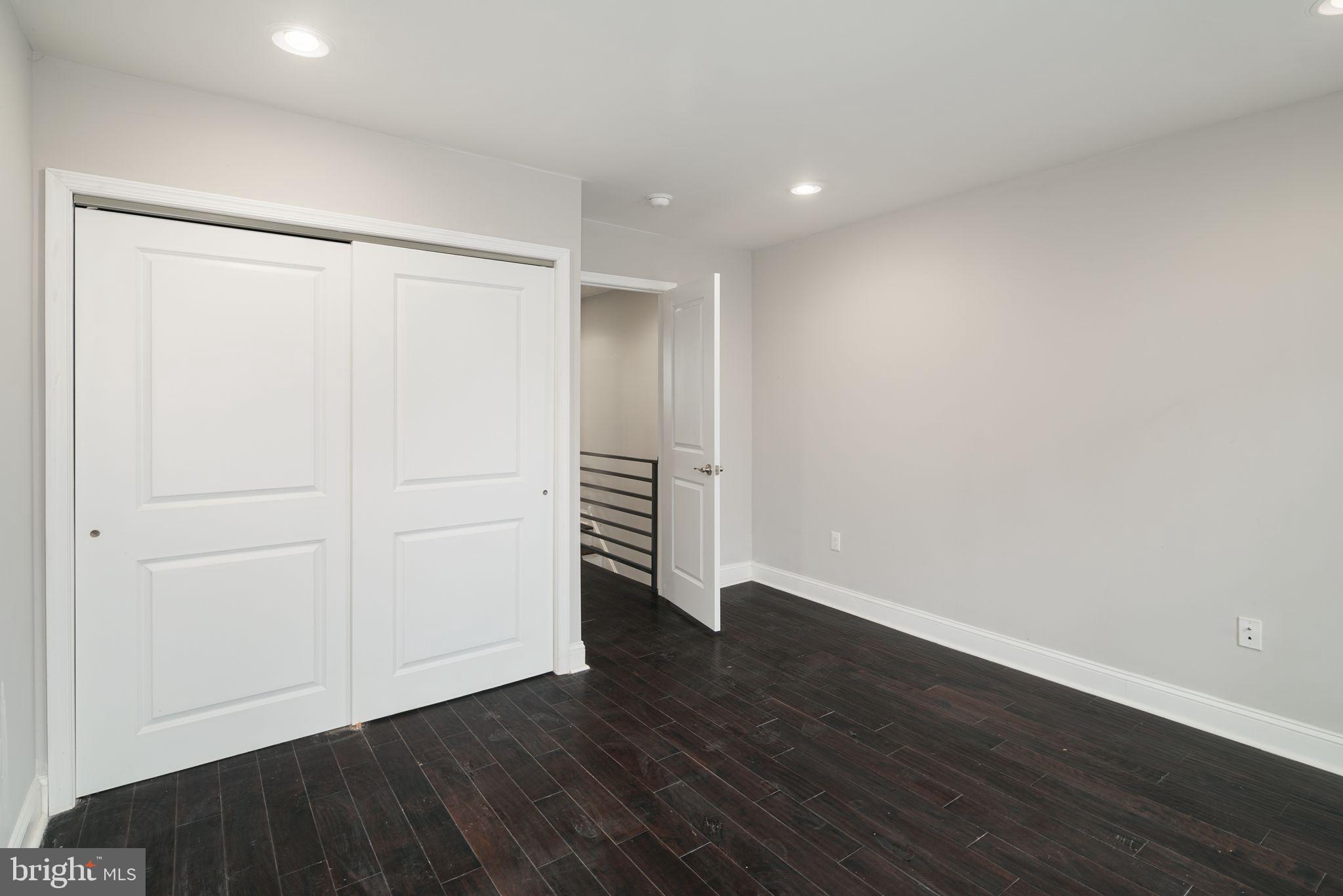 POINT BREEZE - Residential