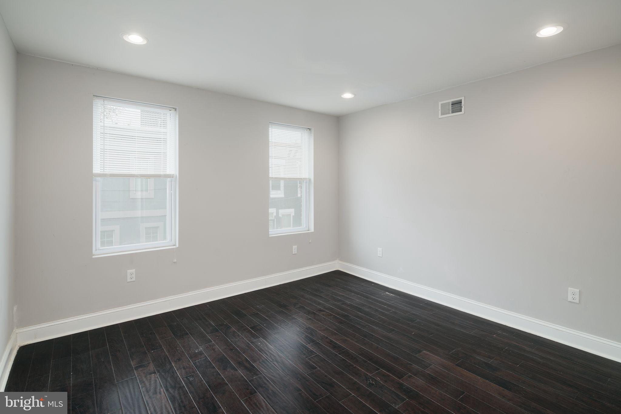 POINT BREEZE - Residential