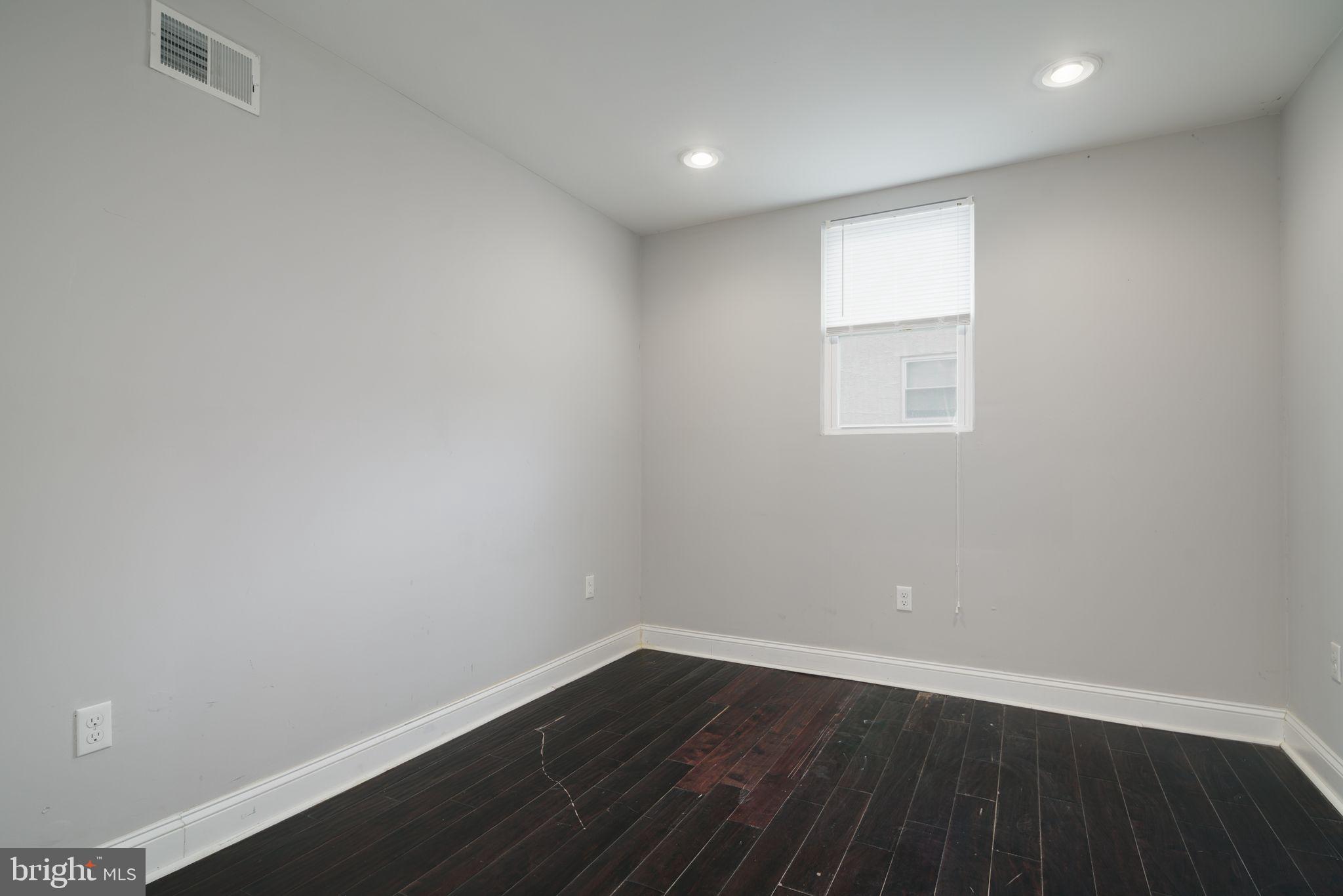 POINT BREEZE - Residential