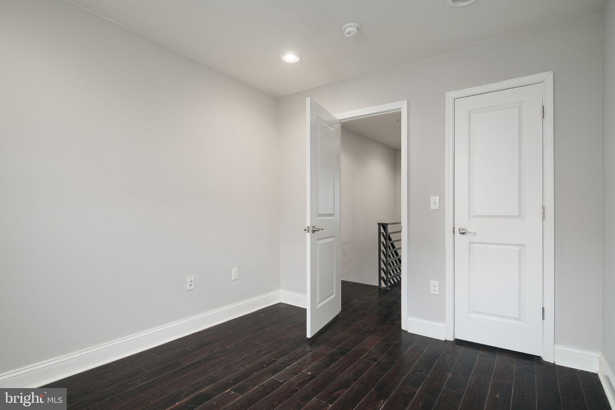 POINT BREEZE - Residential