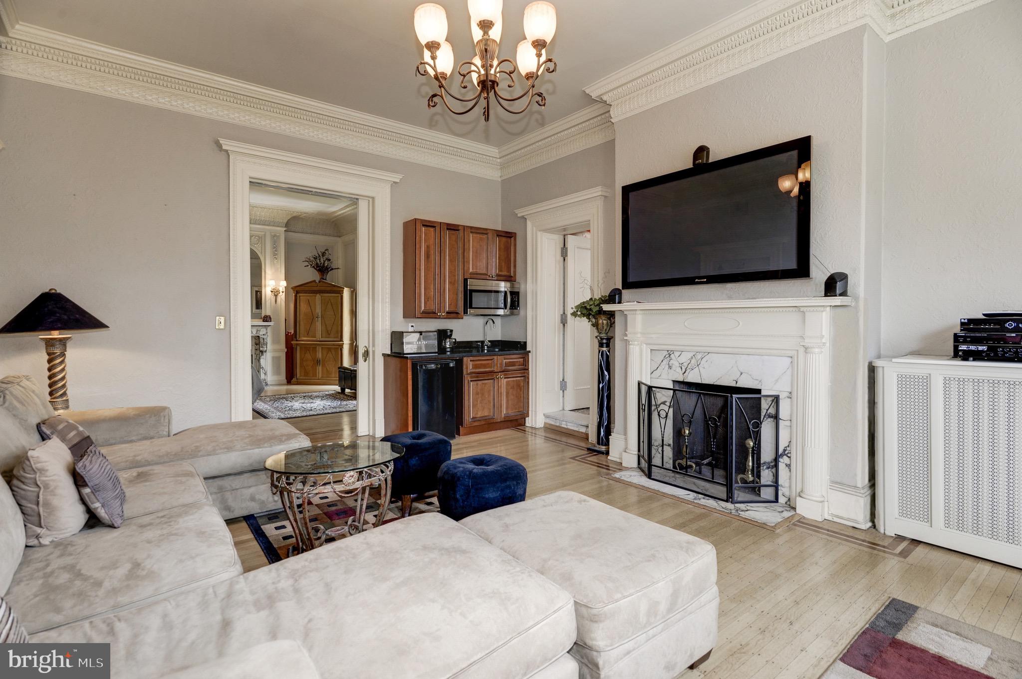 MOUNT VERNON PLACE HISTORIC DISTRICT - Residential Lease