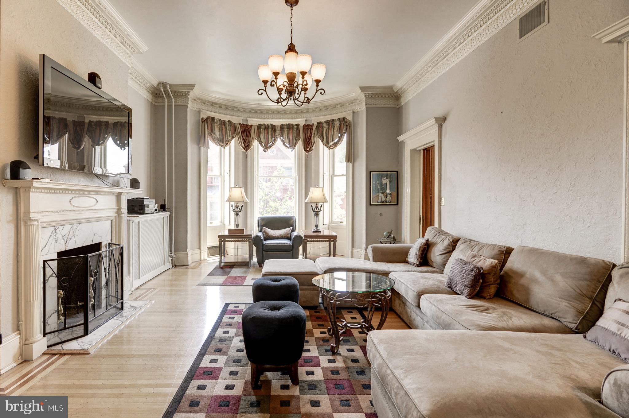 MOUNT VERNON PLACE HISTORIC DISTRICT - Residential Lease