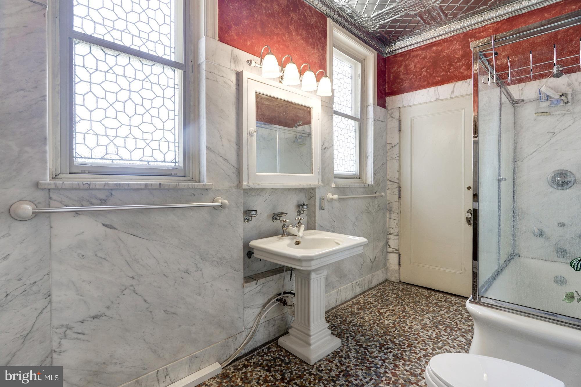 MOUNT VERNON PLACE HISTORIC DISTRICT - Residential Lease