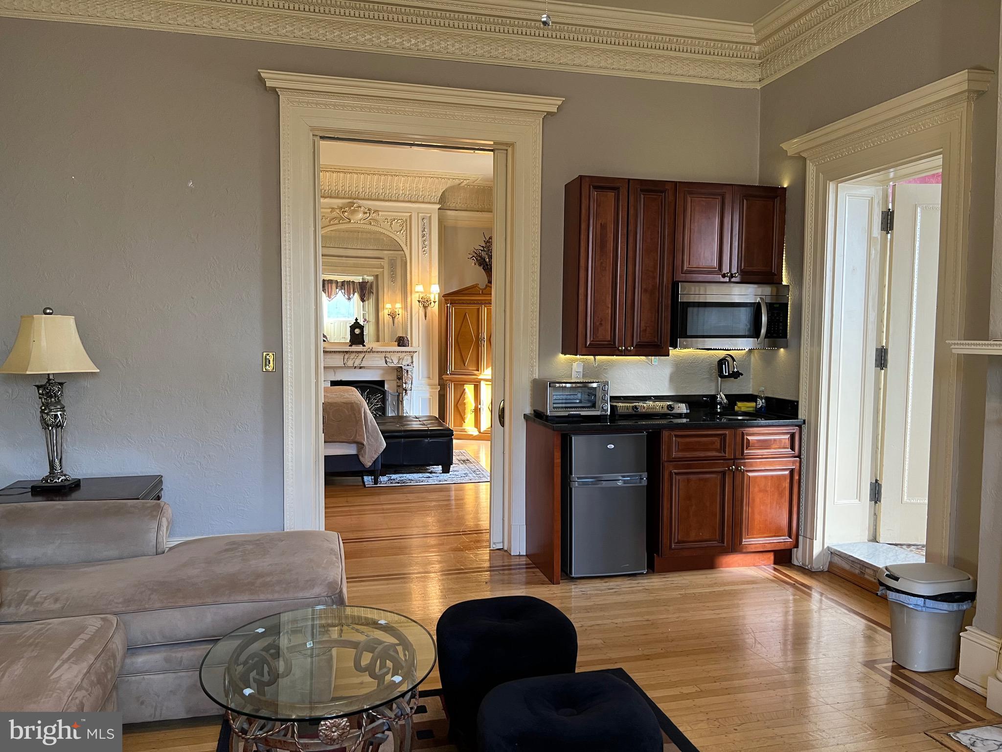 MOUNT VERNON PLACE HISTORIC DISTRICT - Residential Lease