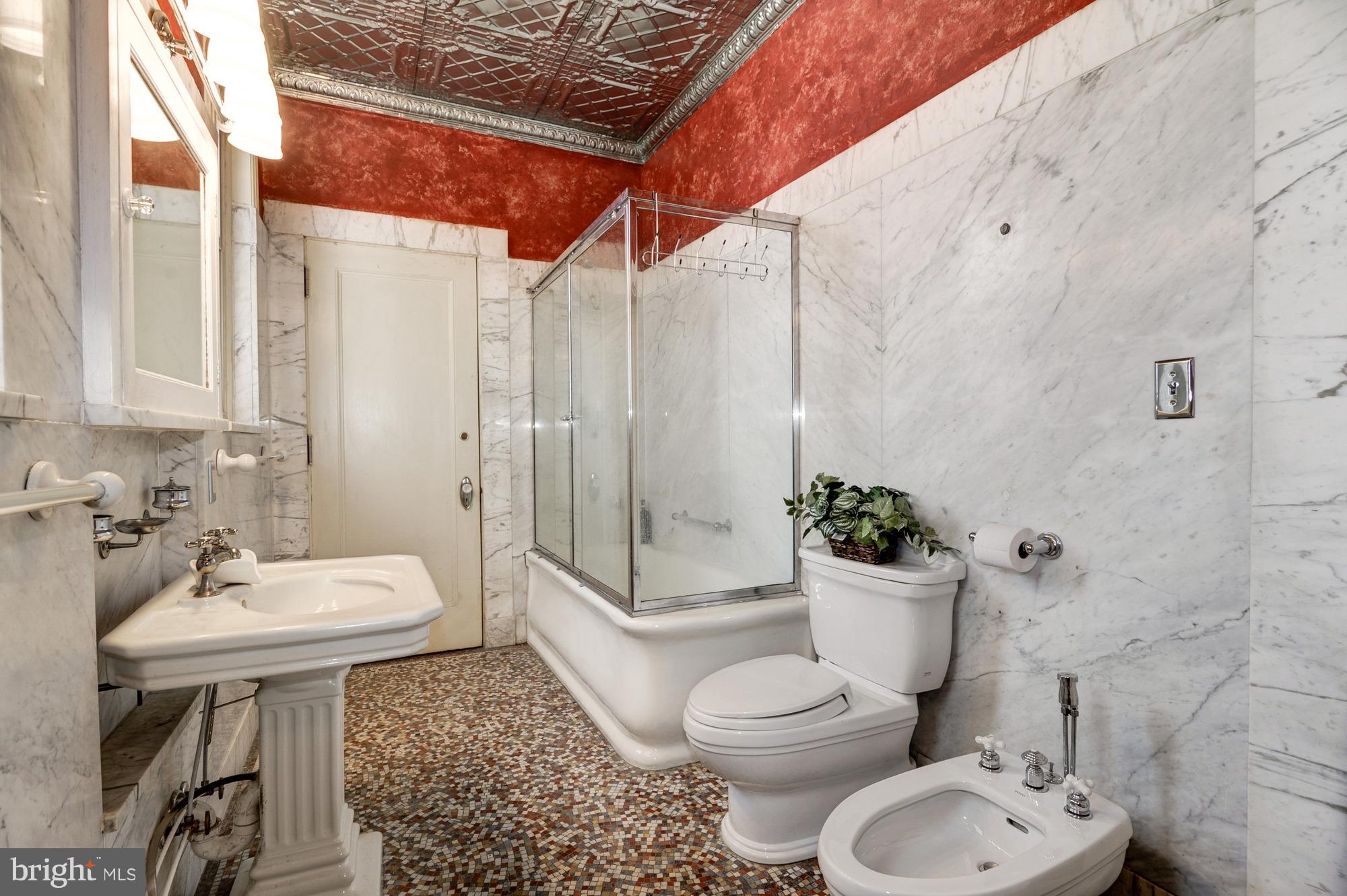MOUNT VERNON PLACE HISTORIC DISTRICT - Residential Lease
