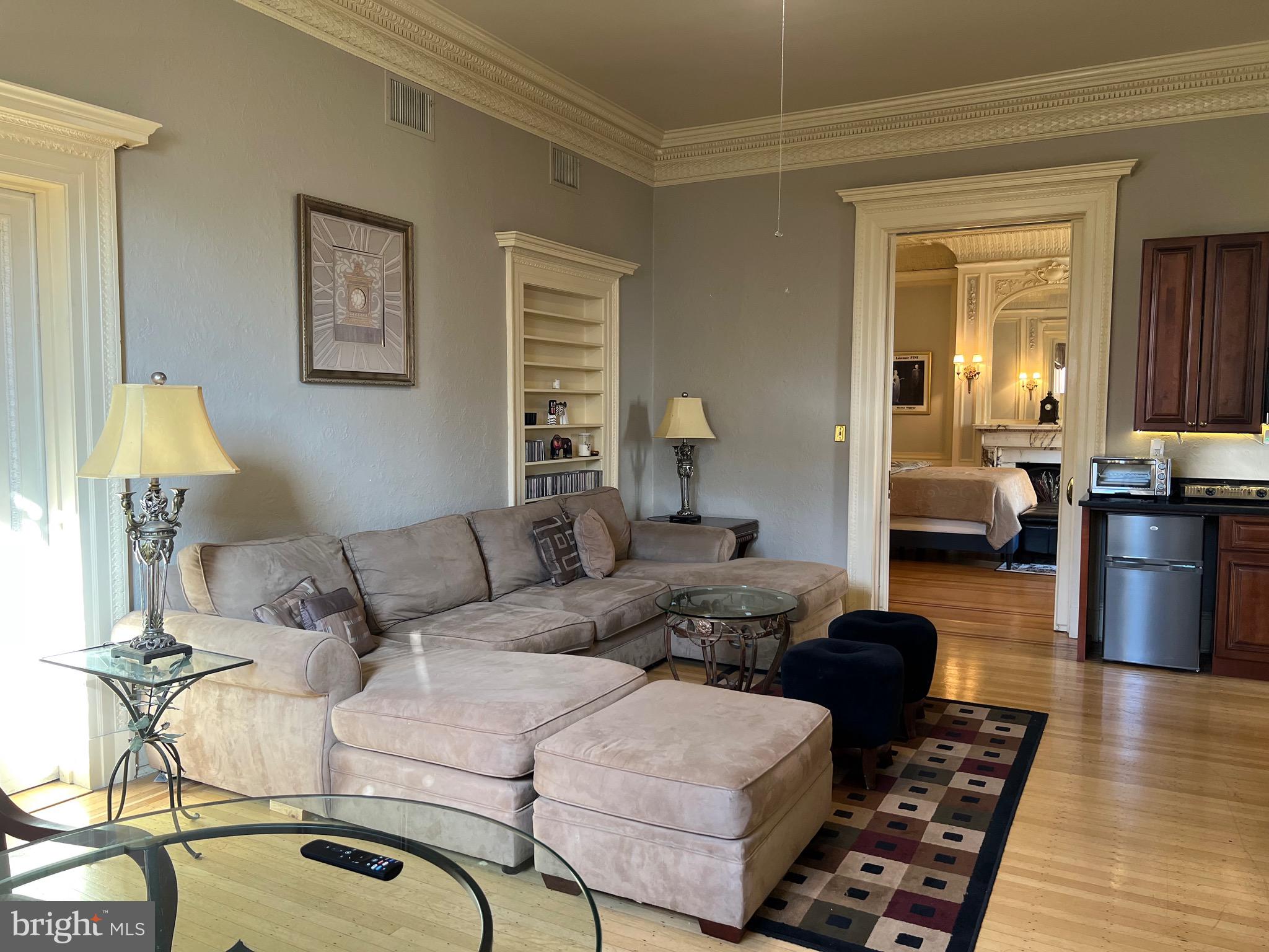 MOUNT VERNON PLACE HISTORIC DISTRICT - Residential Lease