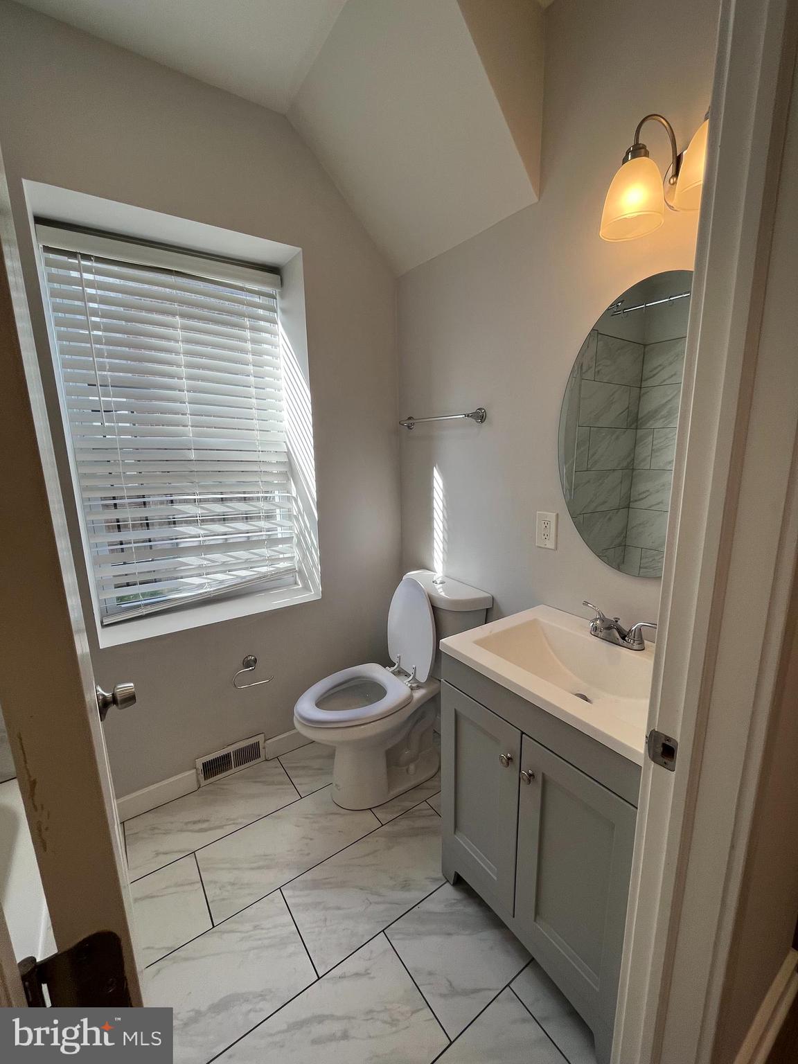 933 BELMONT AVENUE 35 1F