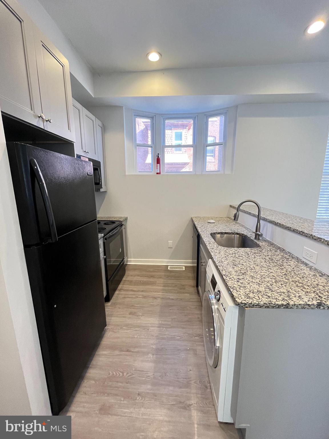 933 BELMONT AVENUE 35 1F