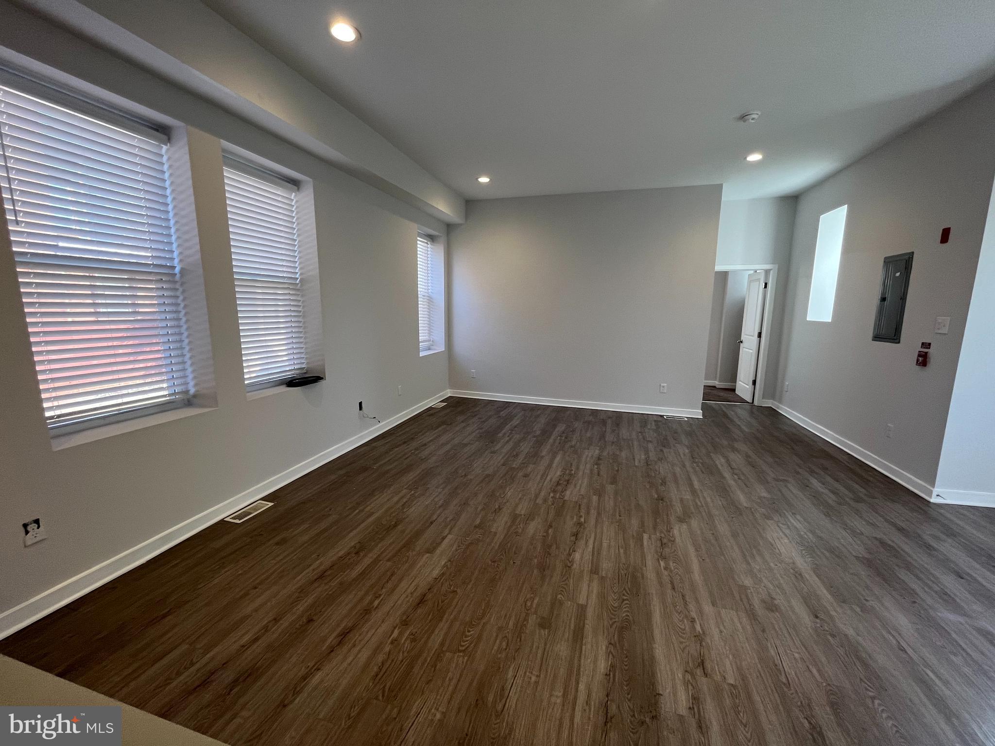 933 BELMONT AVENUE 35 1F