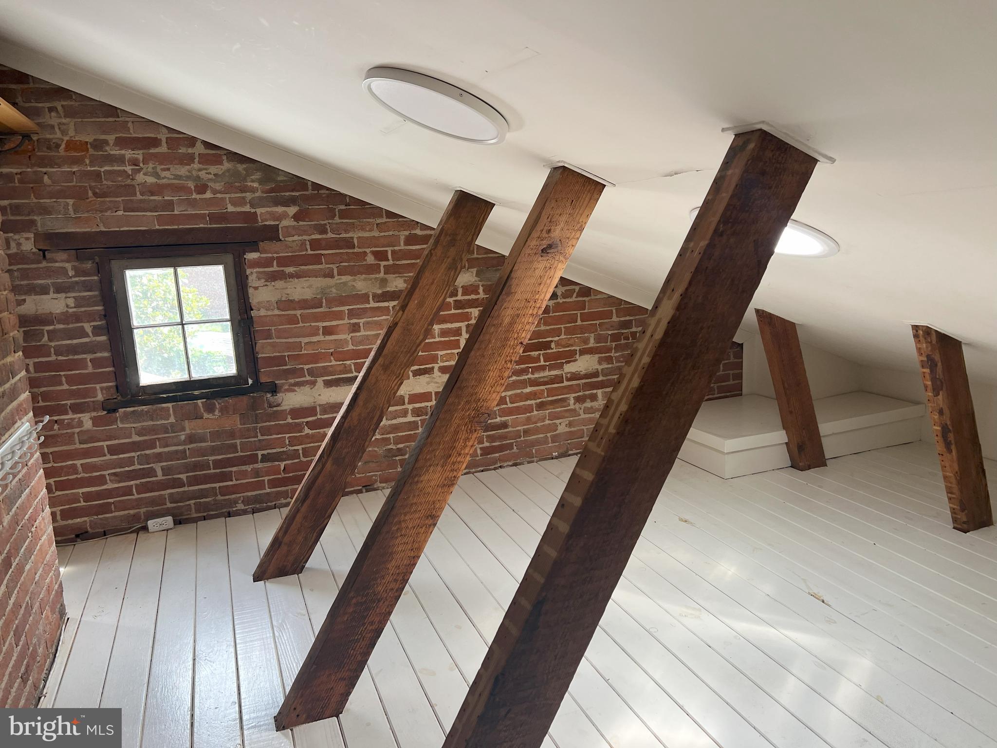 OLD TOWN HISTORIC - Residential Lease