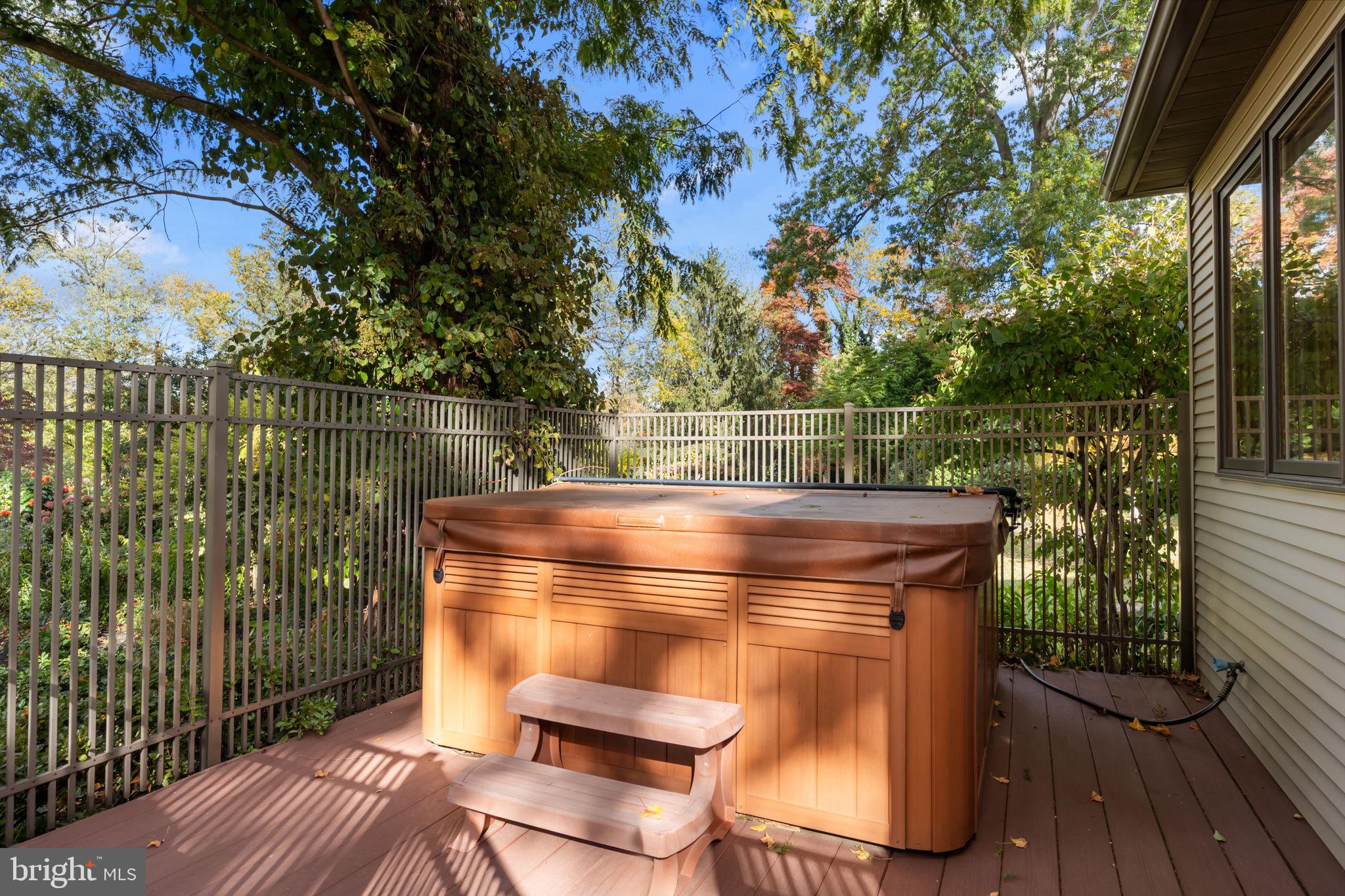 CARRIAGE HILL - Residential