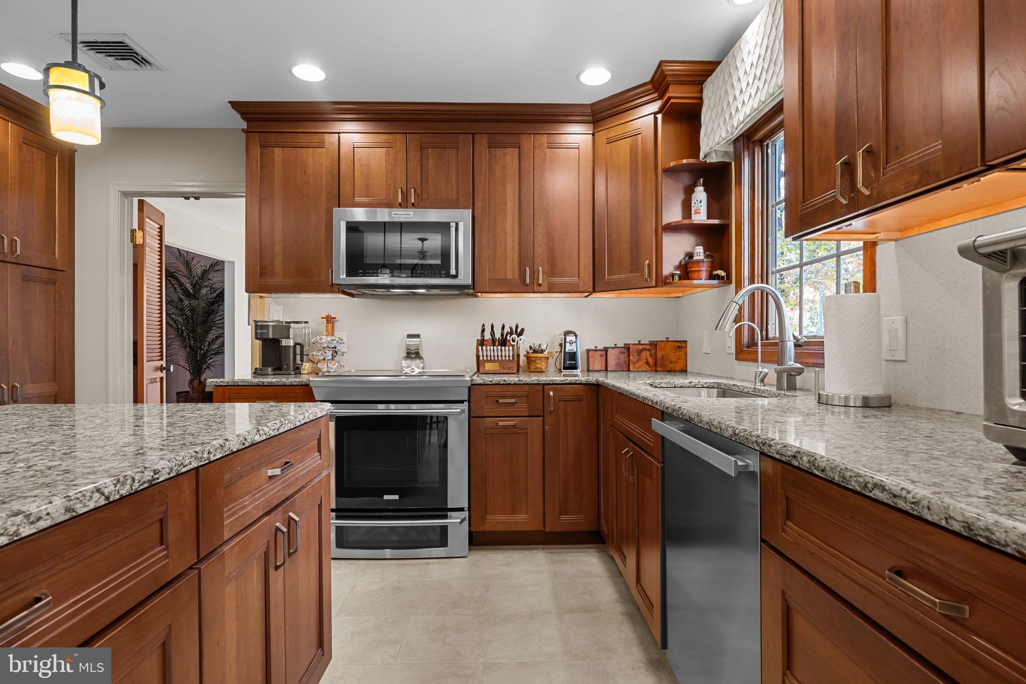 CARRIAGE HILL - Residential