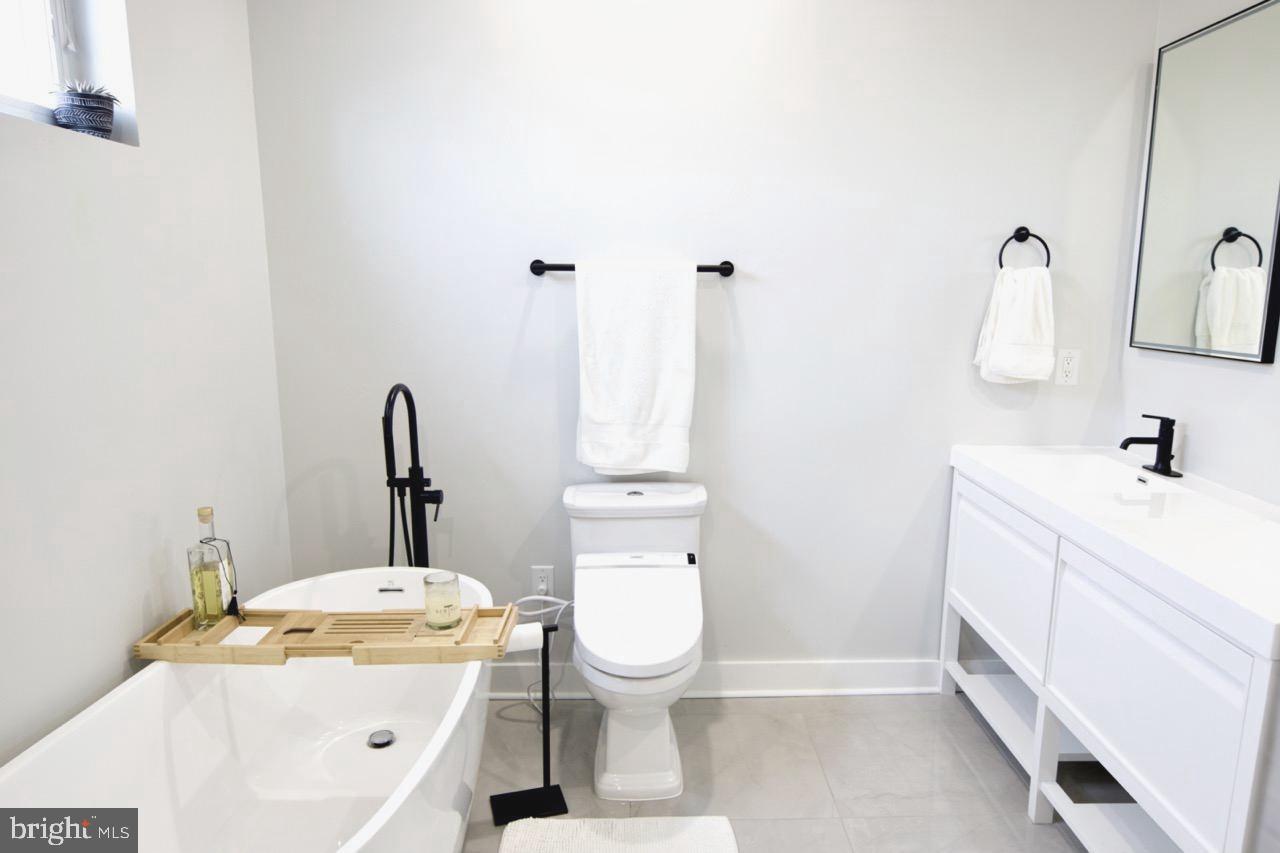 POINT BREEZE - Residential