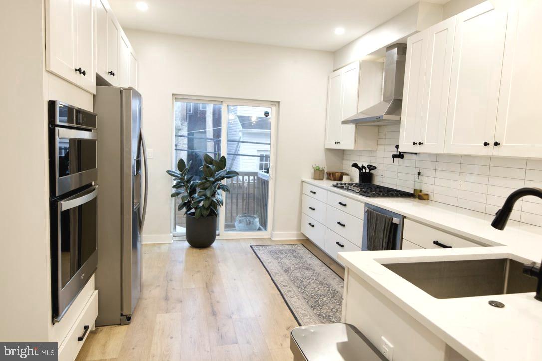 POINT BREEZE - Residential