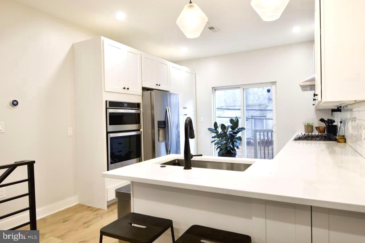 POINT BREEZE - Residential