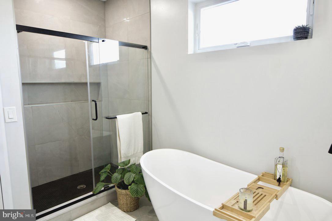 POINT BREEZE - Residential