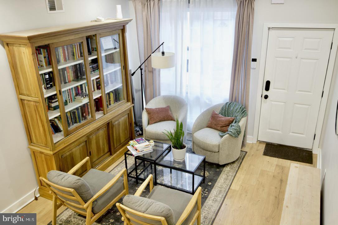 POINT BREEZE - Residential