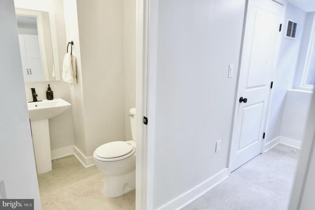 POINT BREEZE - Residential