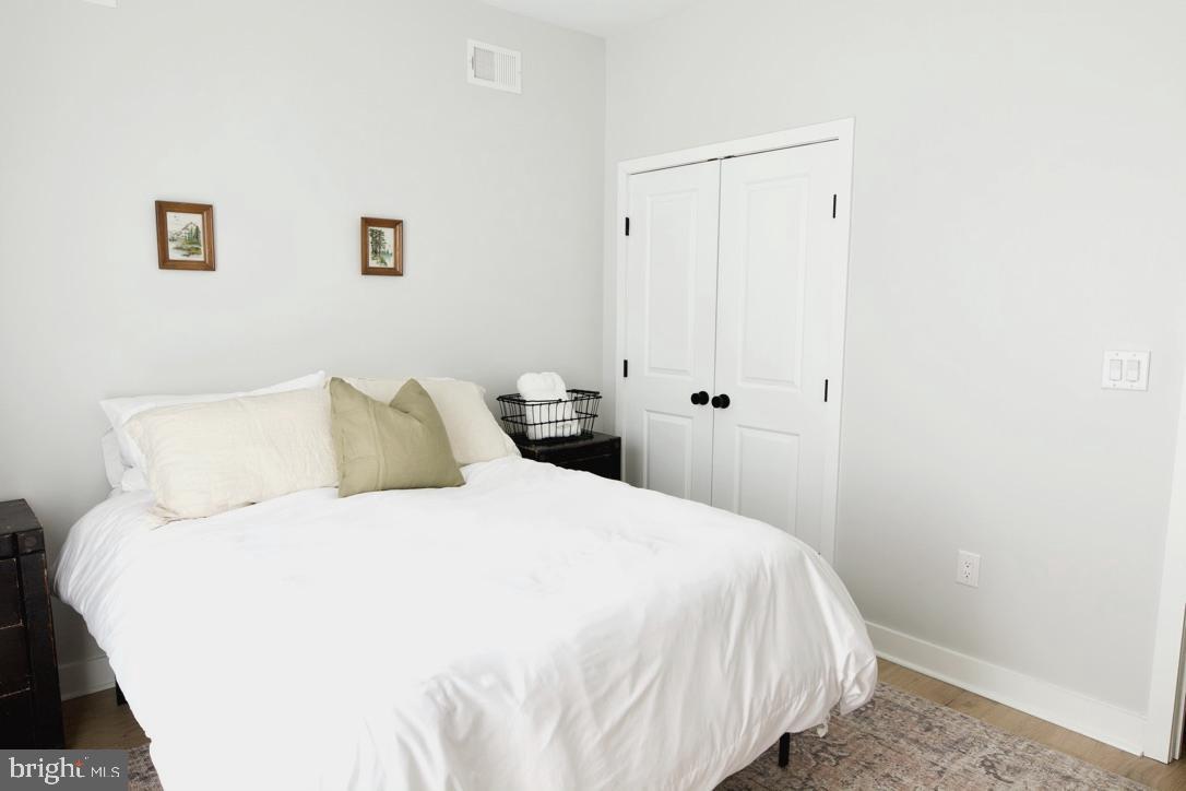 POINT BREEZE - Residential