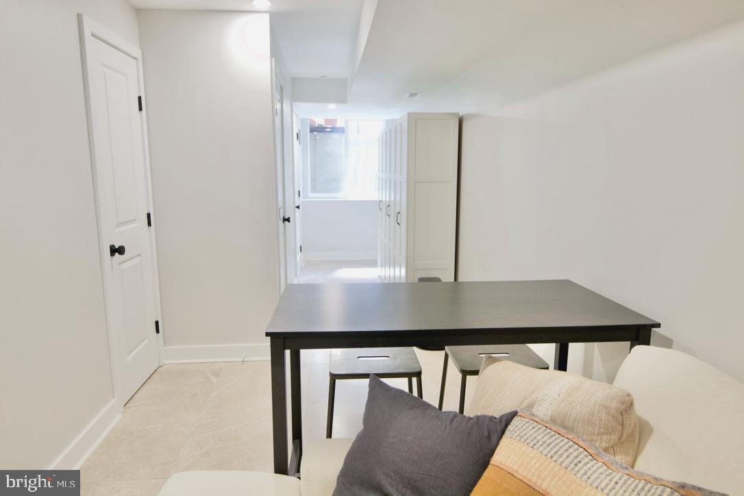 POINT BREEZE - Residential