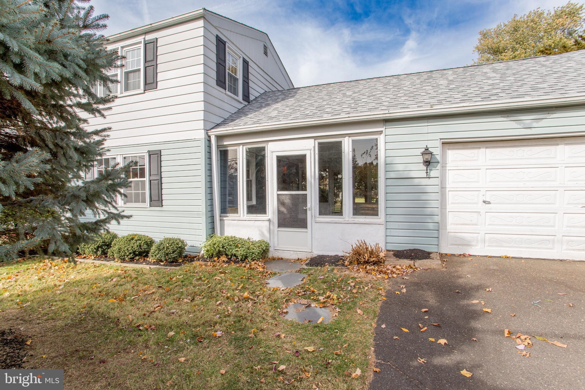 WILLOW MANOR - Residential