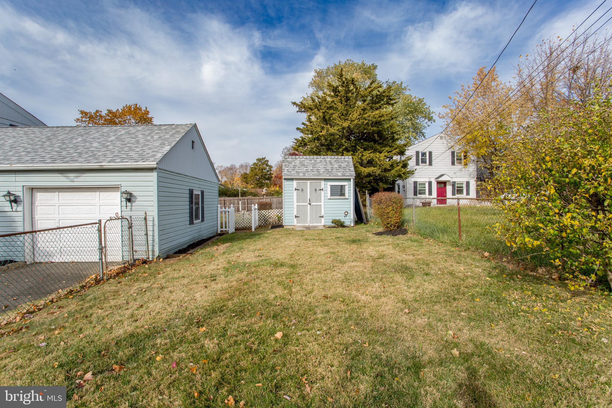 WILLOW MANOR - Residential