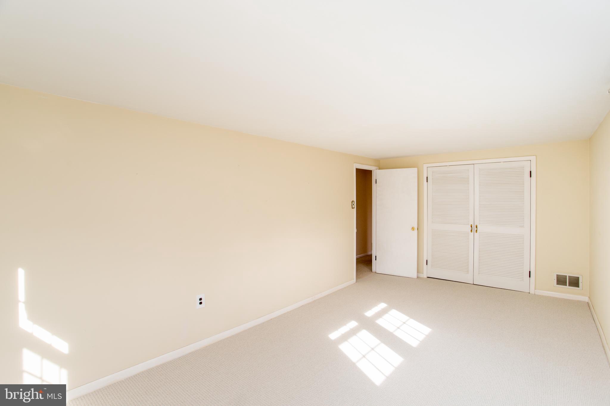 WILLOW MANOR - Residential