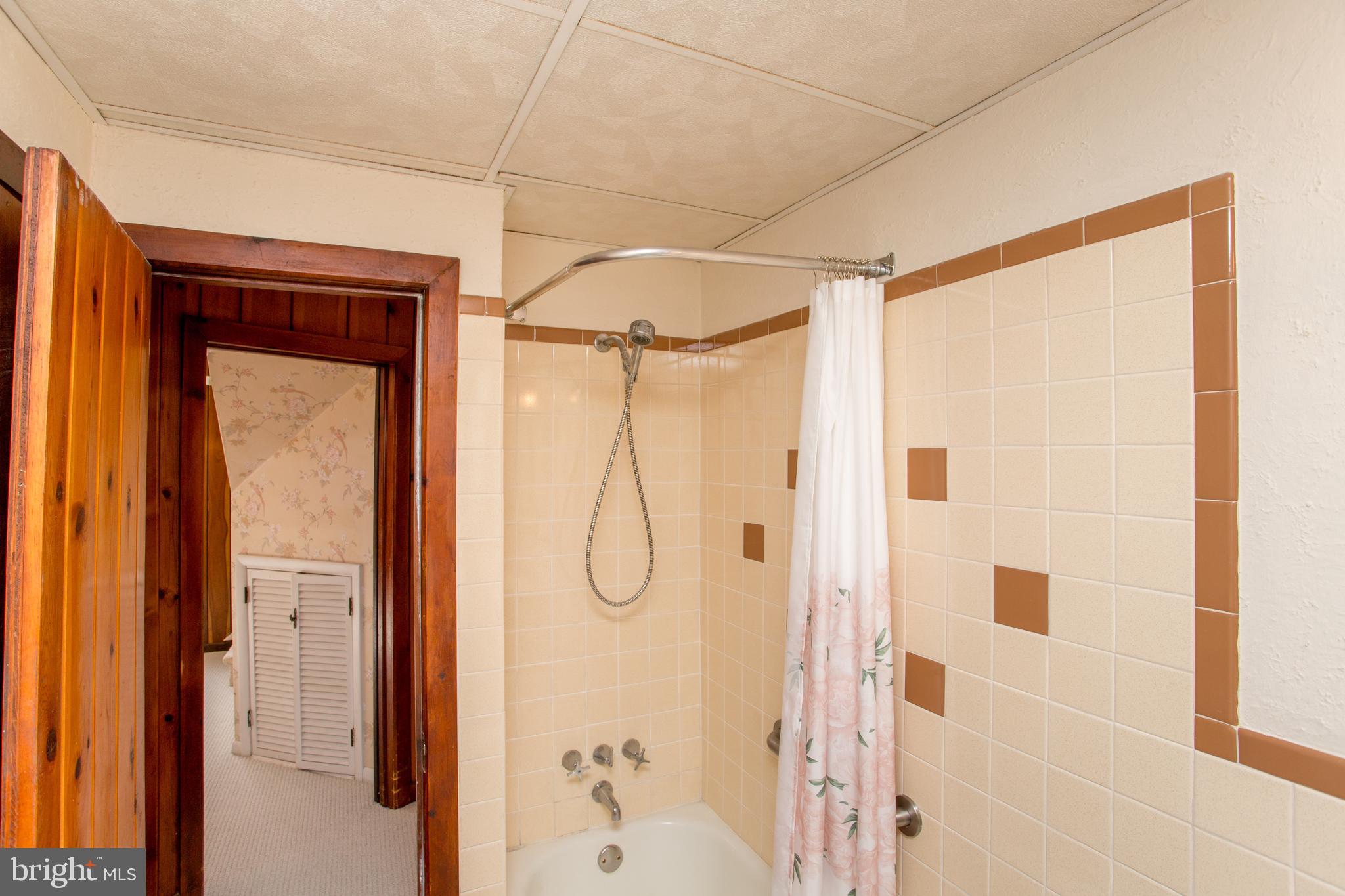 WILLOW MANOR - Residential