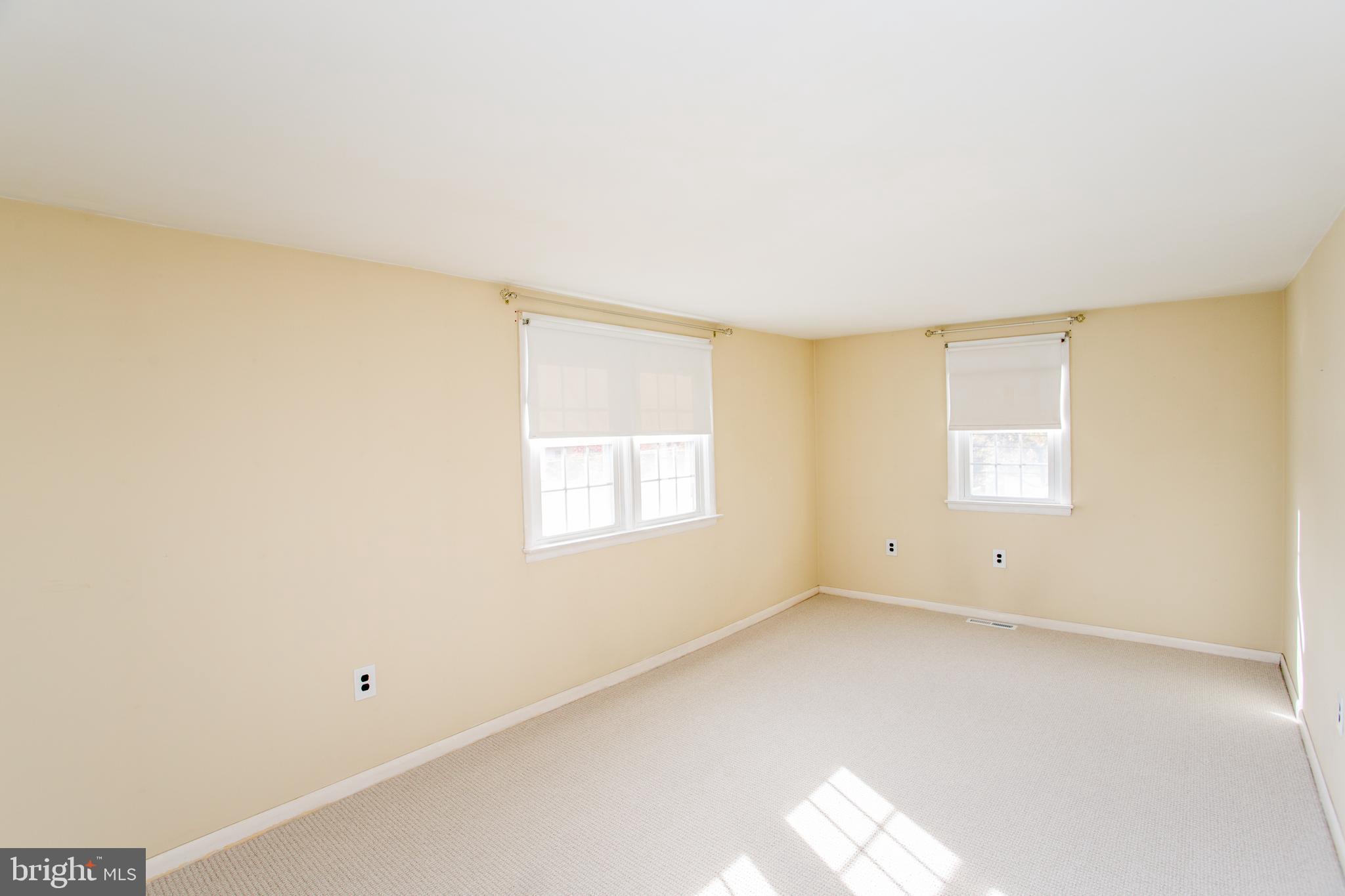 WILLOW MANOR - Residential