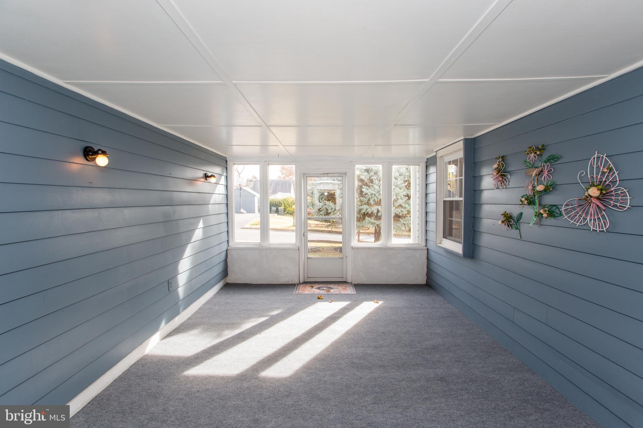 WILLOW MANOR - Residential