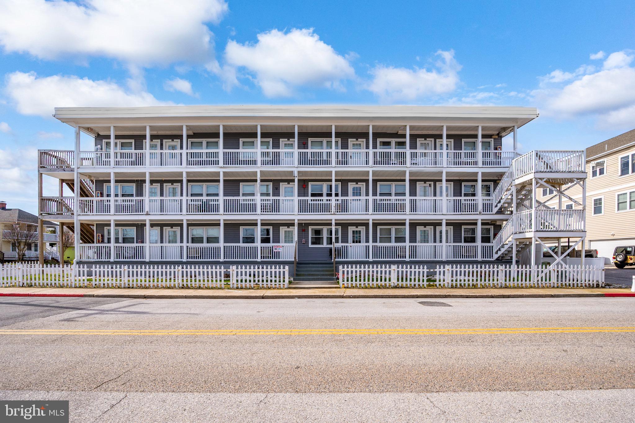 HITCHENS & TRIMPER - Residential