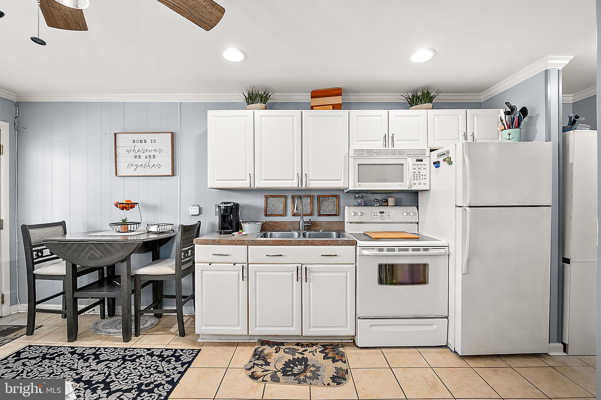 HITCHENS & TRIMPER - Residential