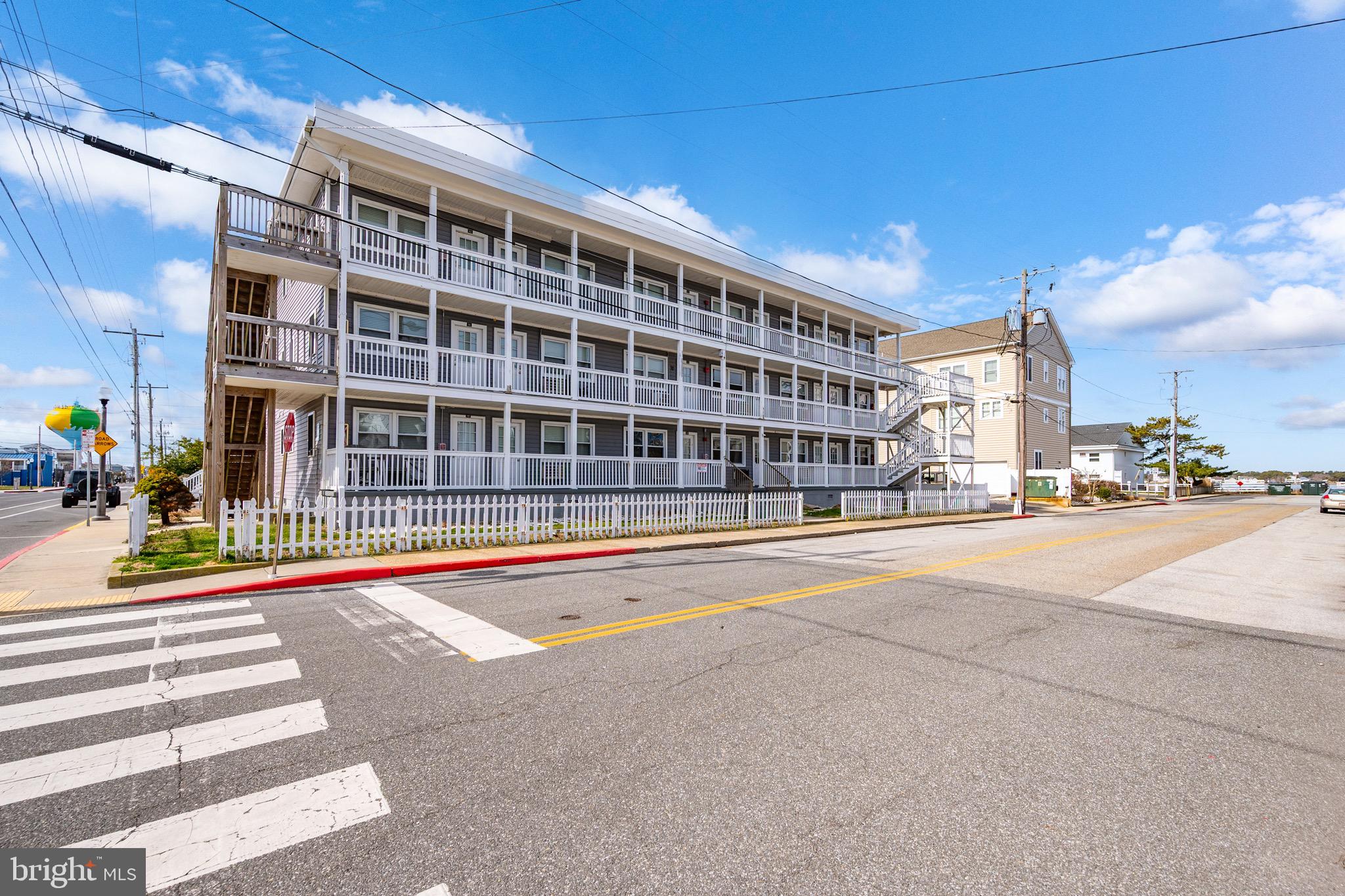 HITCHENS & TRIMPER - Residential