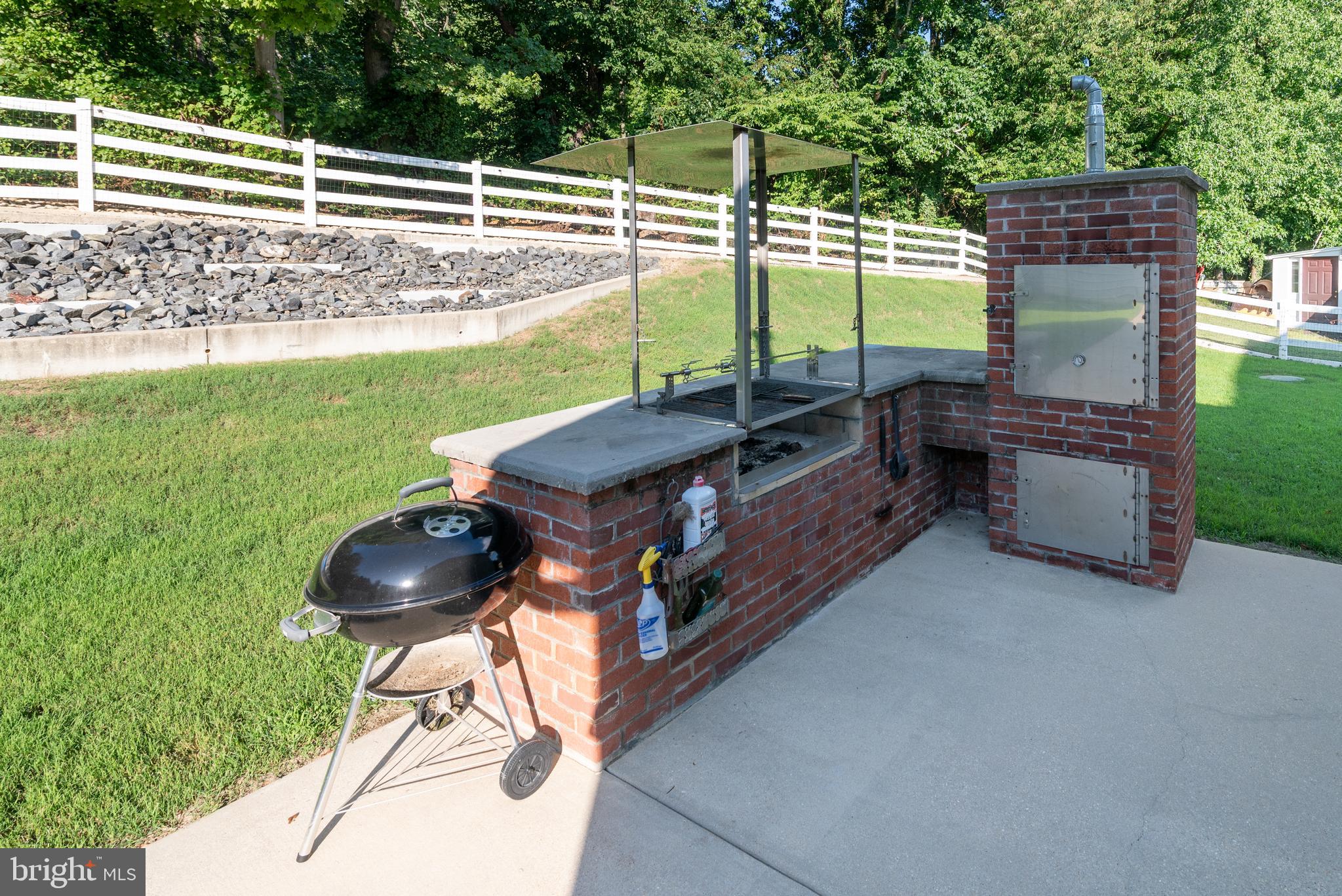 2150 CLEARVIEW DRIVE