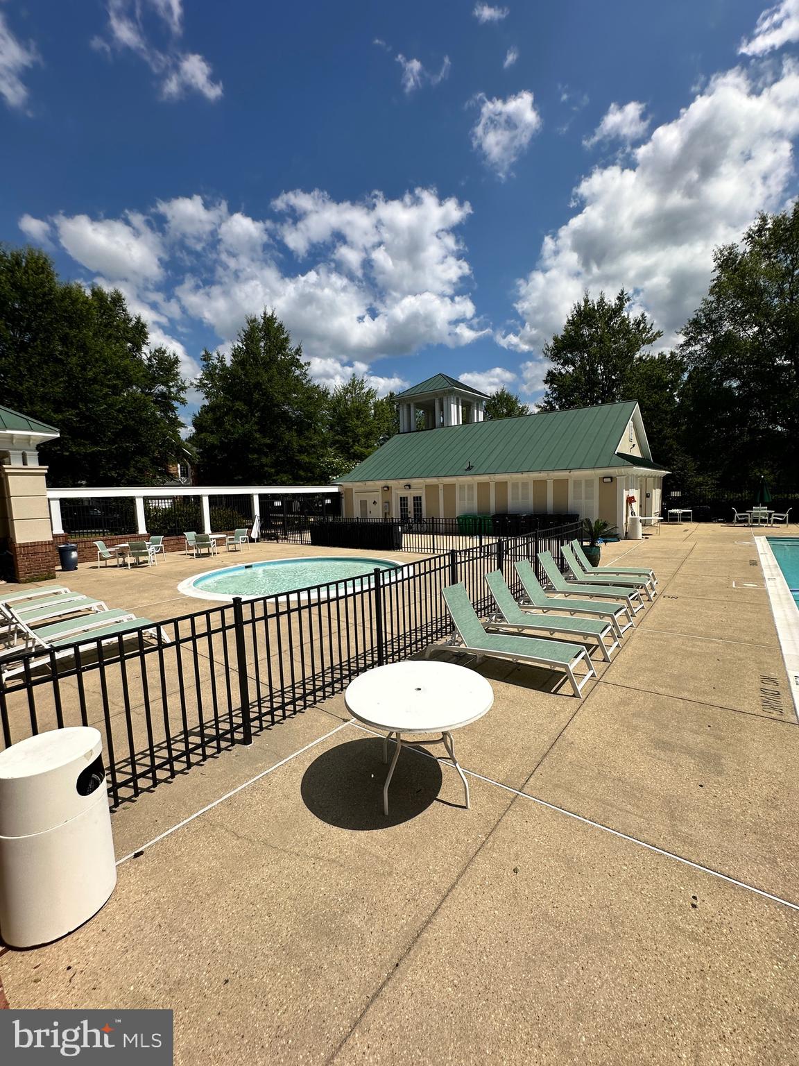 WOODVIEW VILLAGE - Residential